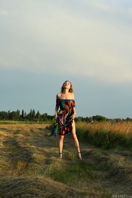 Летняя эротическая фотосессия с Скарлет Хансен