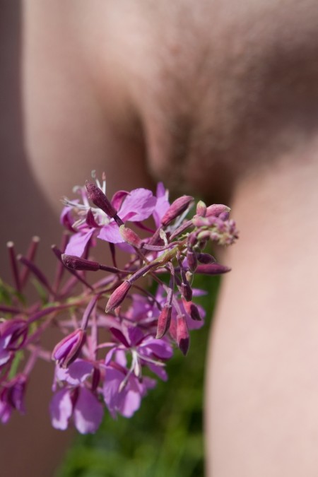 Летнее блаженство: Кайли дикая и чувственная