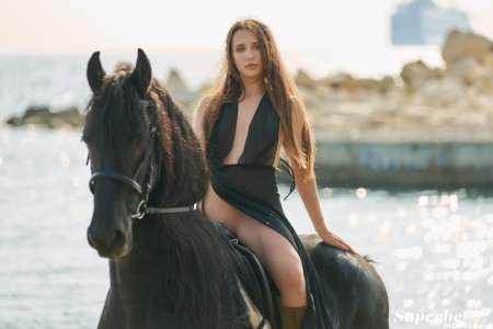 Летняя элегантность: фешн-модель Adelle