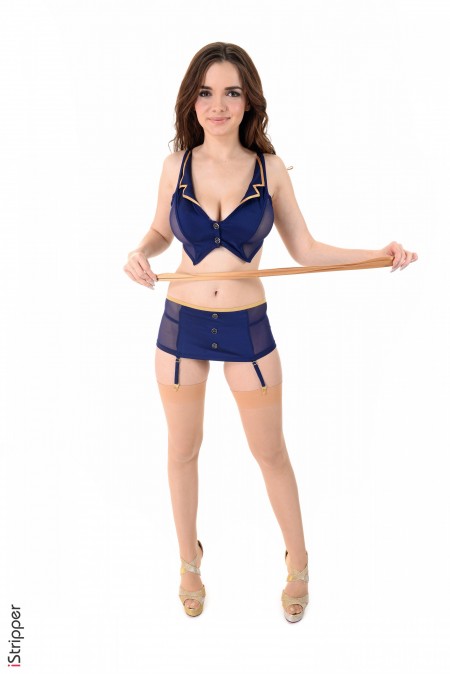 Восхитительная Мейбл в эротической съёмке