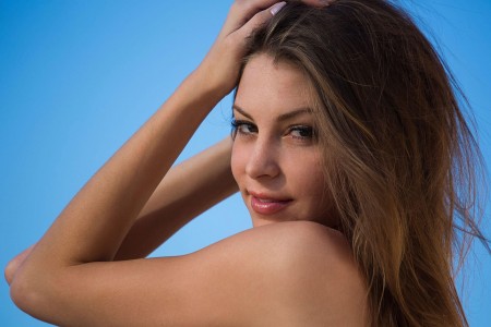 Летняя сенсуальность: Эротическая фотосессия с Amber Sym