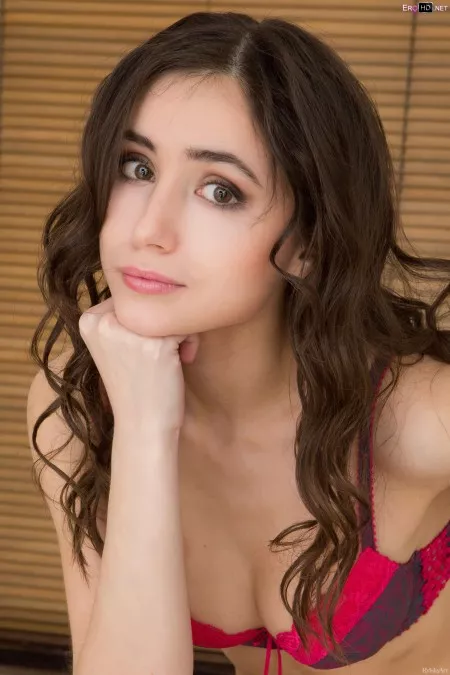 Изящная красота: соблазнительная Цесиль