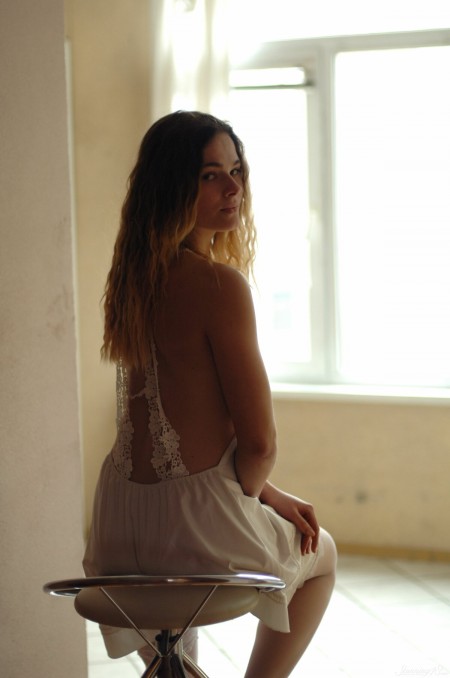 Гарли А в эротической фотосессии