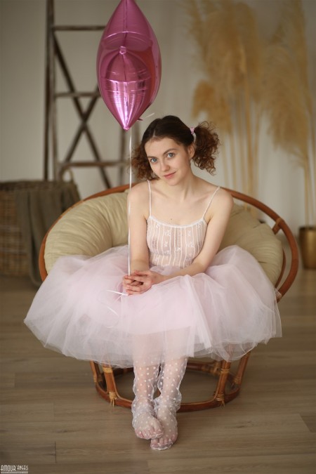 Нежная балерина: фотосет в стиле эротики