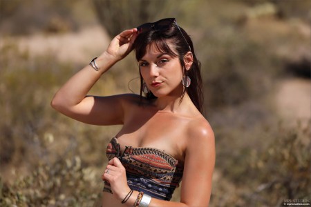 Летняя чувственность: Элена в природе