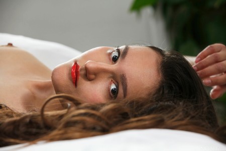 Соблазнительная нежность в спальне