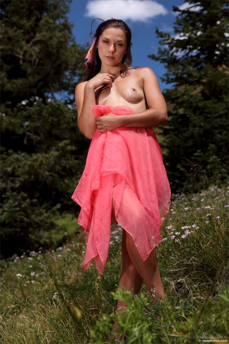 Летняя чувственная красота Елены Генери