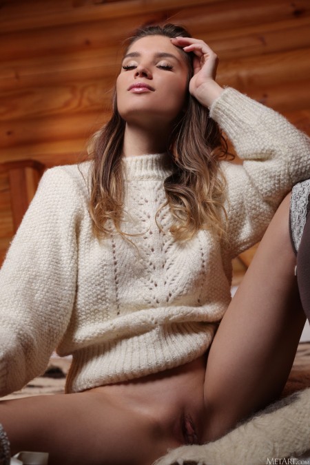 Уютная зимняя фотосессия с Эмилией Хопс