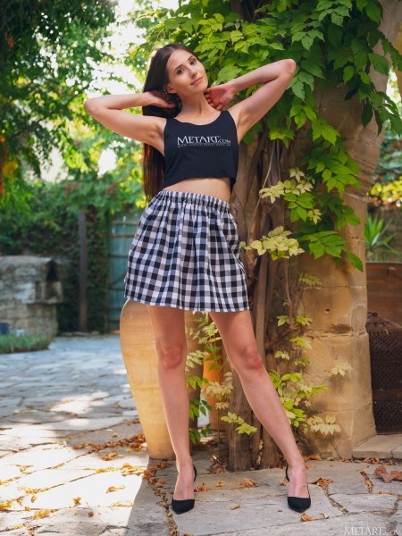 Летняя элегантность: портрет Ванессы Анджел