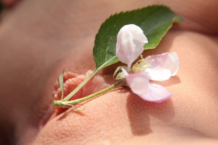 Счастливая летняя фотосессия в природе