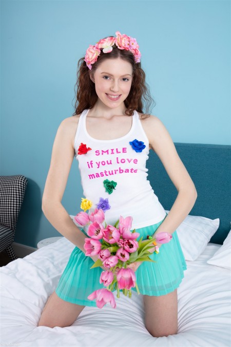 Летняя радость: Юлия W в эротической фотосессии