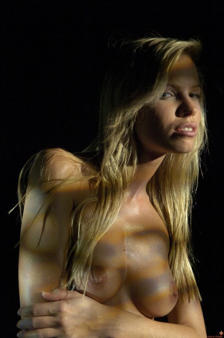 Маркета Белоноха: соблазнительная секс-символ в студийной фотосессии