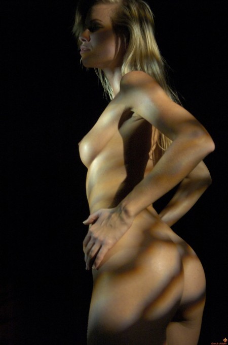 Маркета Белоноха: соблазнительная секс-символ в студийной фотосессии