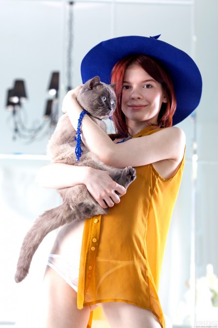 Веселая фотосессия: Рензи А в домашней обстановке