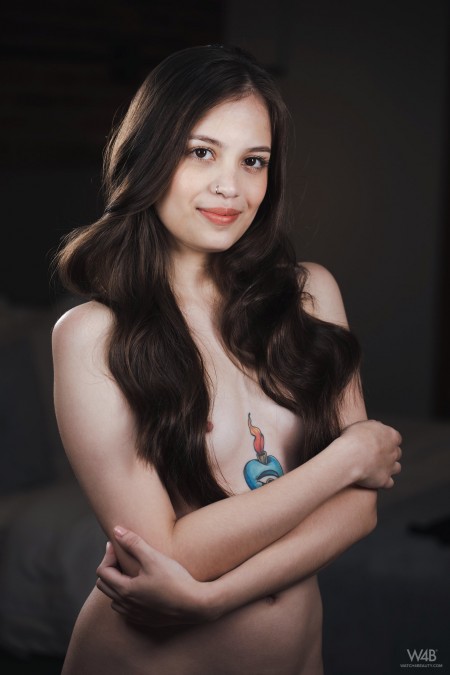 Соблазнительная Ханна: смелый фотосет