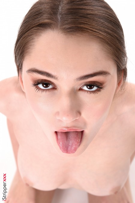 Изящная модель Sonya Blaze в нижнем белье