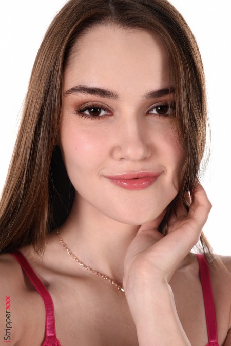 Изящная модель Sonya Blaze в нижнем белье