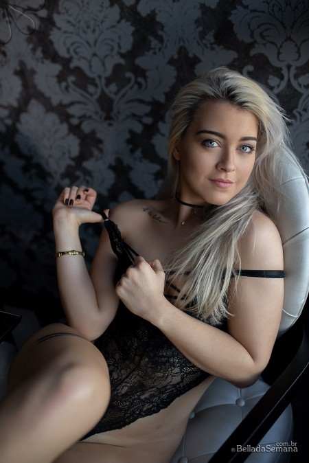 Соблазнительная фотосессия с Барбарой Штейль