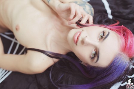 Обворожительная Baby Ghoul: домашняя эротика