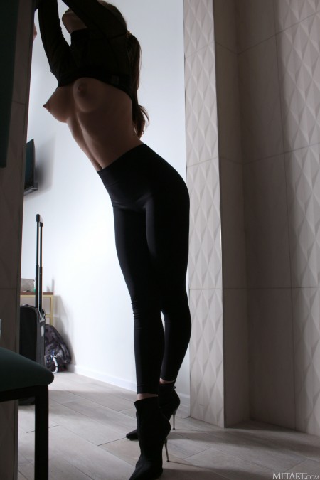 Нежная элегантность: девушка Санта А