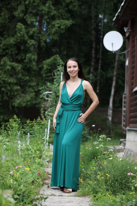 Летняя элегантность: Николь В в природе