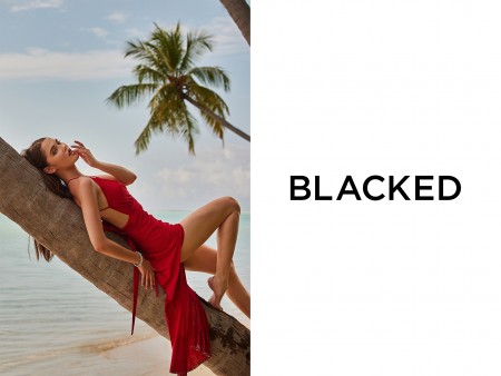 Летний эротический фешн на природе