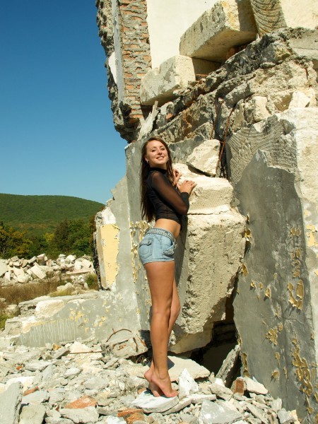 Природная красота: эротическая фотосессия на свежем воздухе