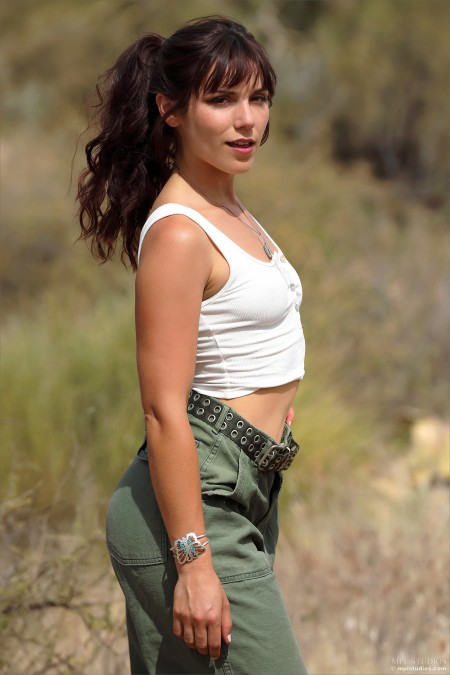 Летний день с улыбающейся Эленой