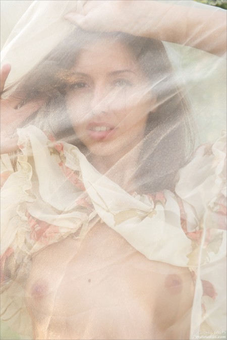 Прелестная Ксения: летнее эротическое фото