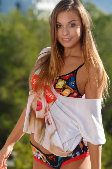 Летняя радость: Sabrisse Fox в природе