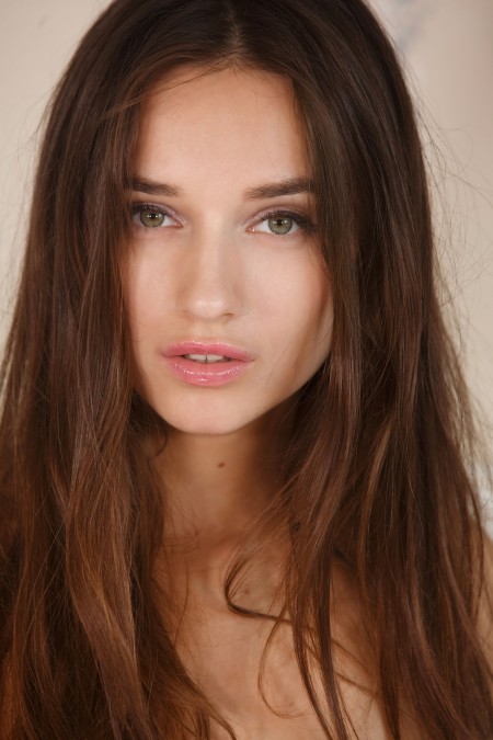 Соблазнительная Глория Соль в нижнем белье