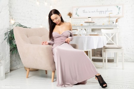 Изящная Милен Рэй в фотосессии