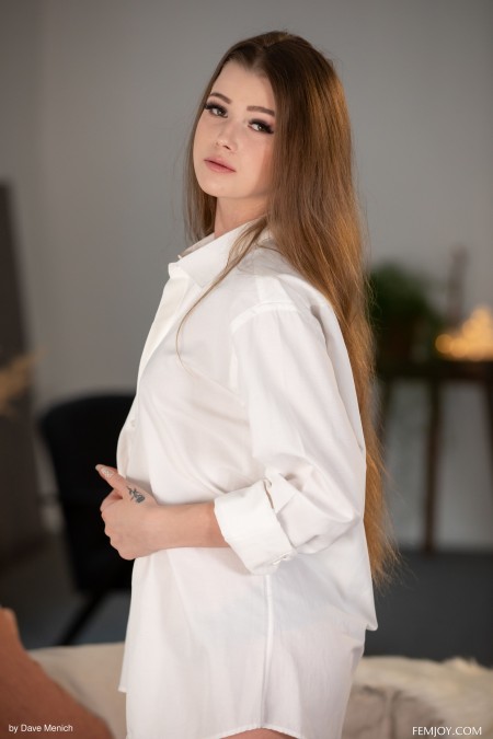 Оливия Спаркл: эротическая фотосессия вдали