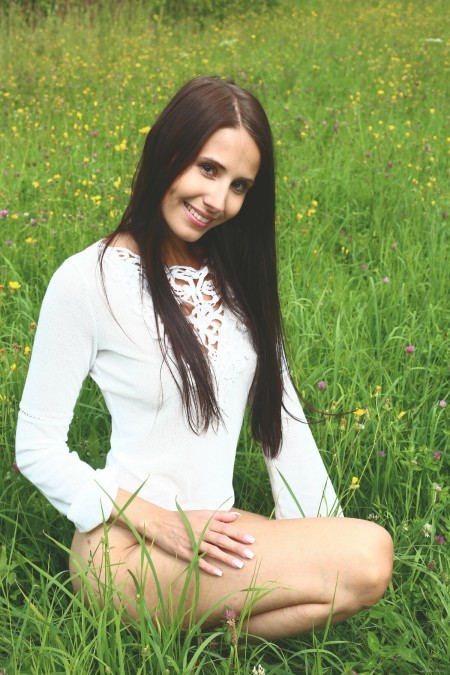 Весенняя радость: Ню-фотосессия Ванессы Анджел