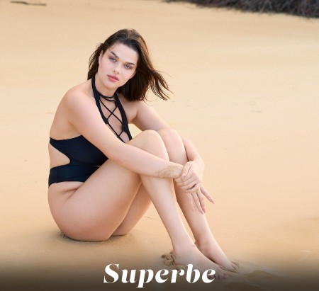 Летний эротический фотосет в природе