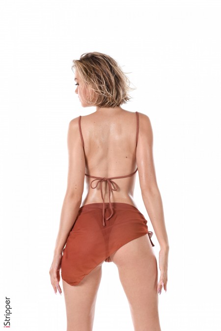 Летняя сенсуальность: фотосет с Ланой Лейн