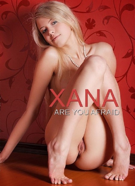 Изящная фэшн модель Xana A.
