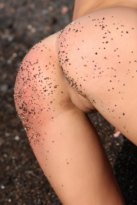 Летняя сенсуальность: Лорена Б демонстрирует красоту природы