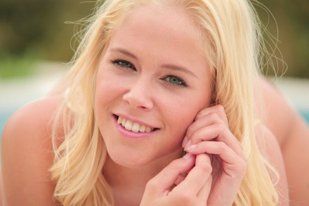 Tracy A: Блондинка в эротической фотосессии