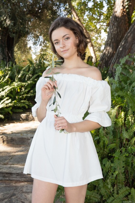 Летняя красота: девушка Kertu A