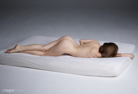 Соблазнительная Мила на фотосете