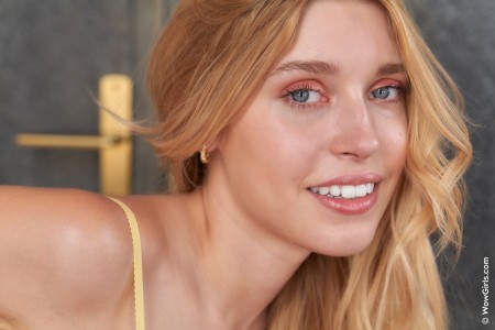 Летнее чувственное фото Фреи Майер