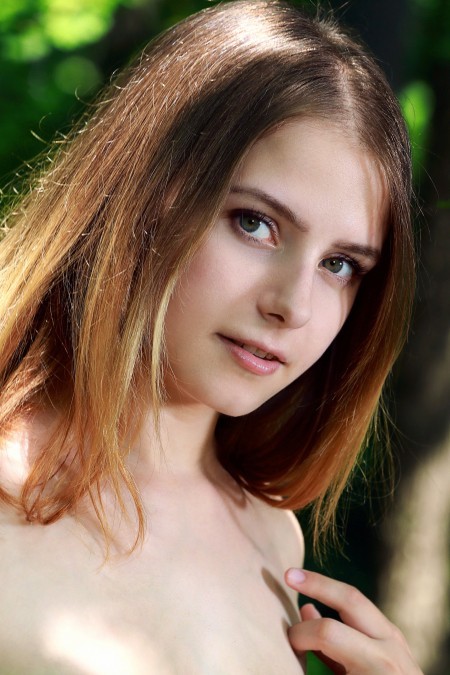 Дакота Пинк: Летняя эротика в природе