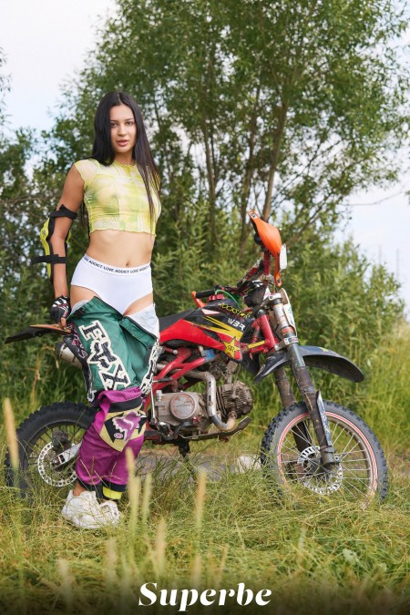 Летнее приключение с Викторией Мур