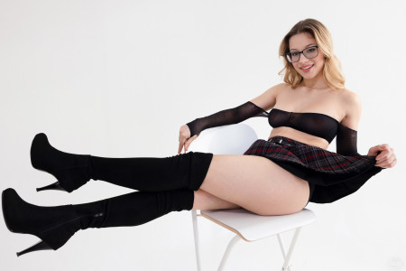 Молодая модель Катарина Мейс: чувственная элегантность