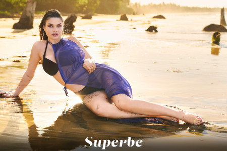 Лола Джонсон: Летняя эротика на песке