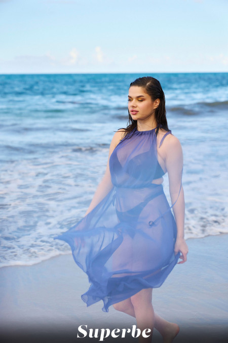 Лола Джонсон: Летняя эротика на песке