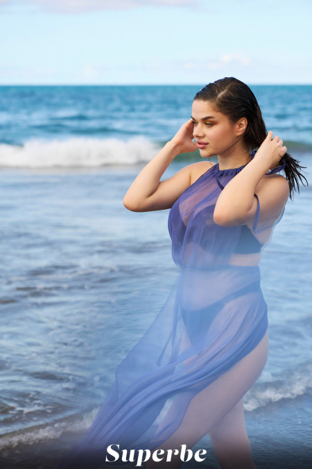 Лола Джонсон: Летняя эротика на песке