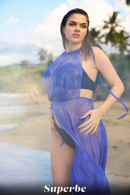 Лола Джонсон: Летняя эротика на песке