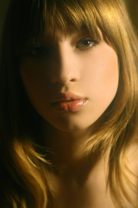 Аня Д в интимной фотосессии